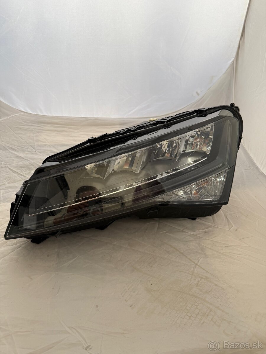 Predám svetlo Škoda Superb III facelift