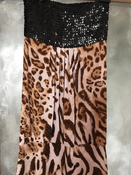 Čierny a tigrovaný top