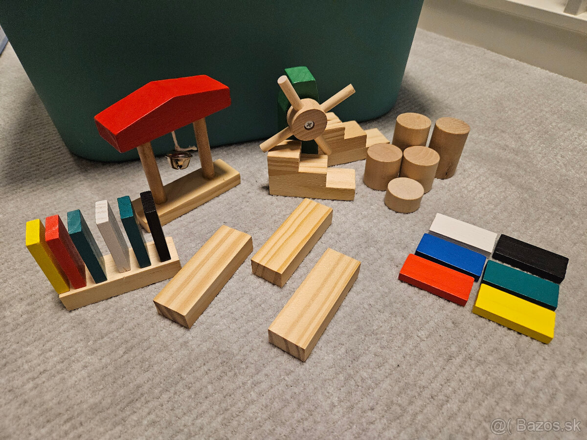 Drevené domino a stavebné kocky