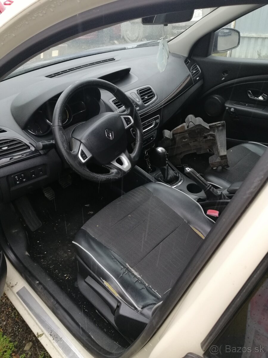 Rozpredám renault fluence