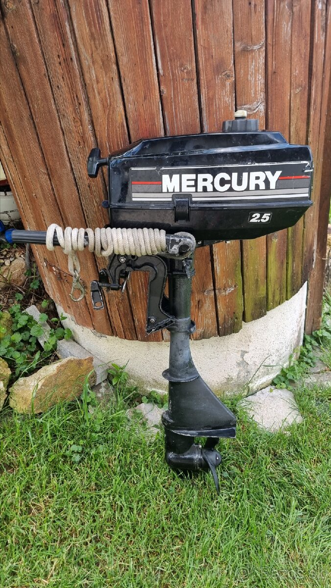 Lodný motor Mercury 2,5 hp
