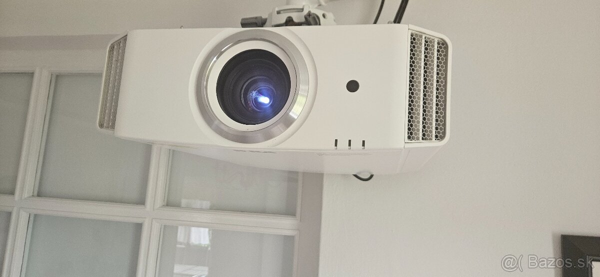 Projektor JVC DLAX5900WE