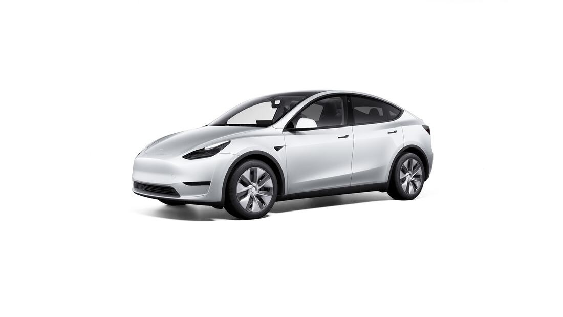 Tesla Model Y Long Range Dualmotor AWD 03/2024 / Berlín