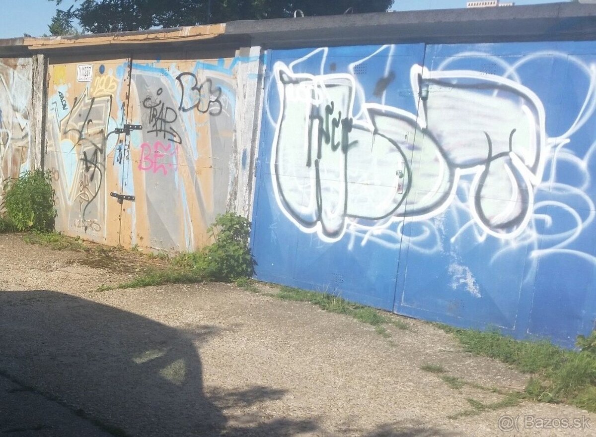 Garáž na Smikovej ul. BA III na predaj