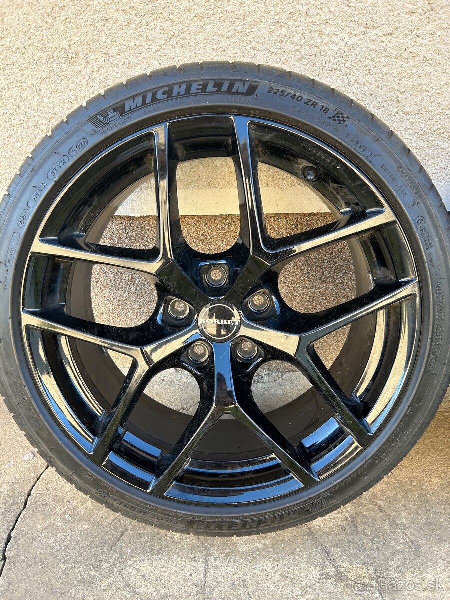 Borbet Y R18, 5x114,3 Michelin Pilot Sport 4 225/40 ZR 18