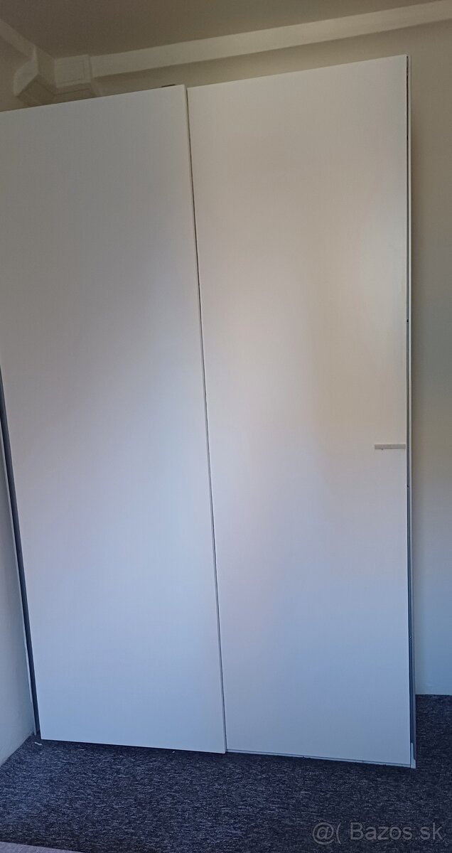 Kvalitná šatníkovä skriňa IKEA vo výbornom stave
