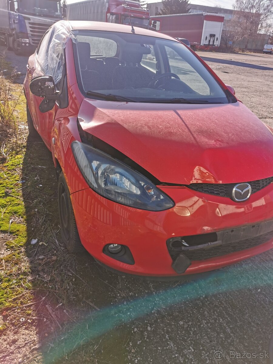 Mazda 2 rok 2007 1.4 benzín - buchnuta ROZPREDÁM