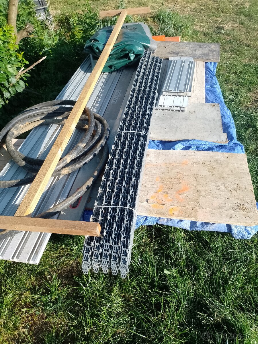 Dištančné lišty, zubová pod kari siete 2m x výš.2,5cm