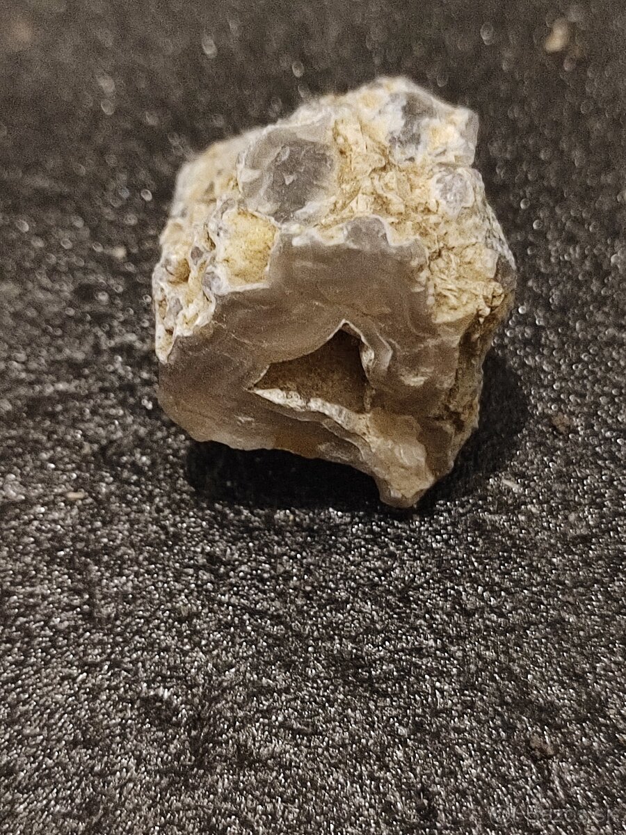 Chalcedon na predaj 24.