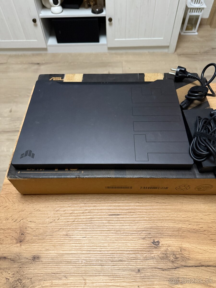Predám ASUS TUF Dash F15 - i7/RTX 3050 Ti/16 GB RAM/1 TB SSD