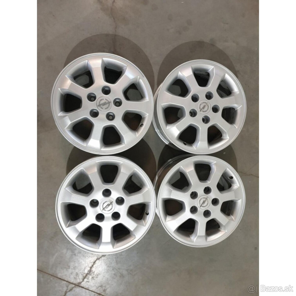 Hliníkové disky 5x110 R15 6J ET49