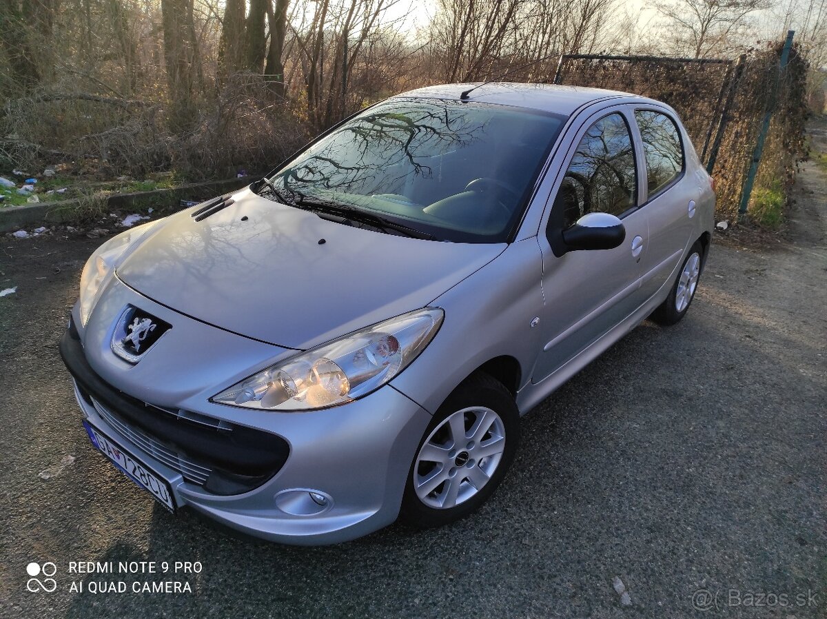 Peugeot 206 + plus 40000 km.