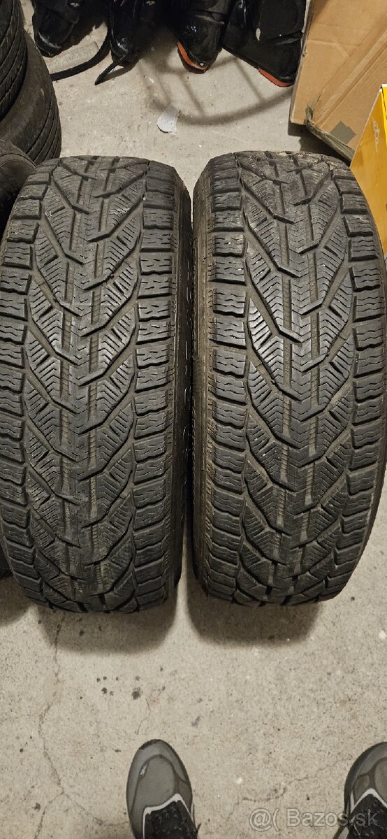 Pneu zimne 4x pneu 205 60 R17