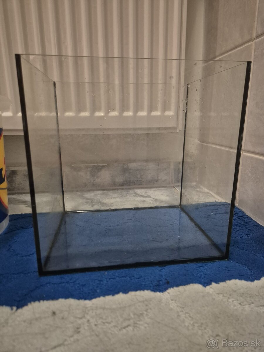 Predám Akvárium