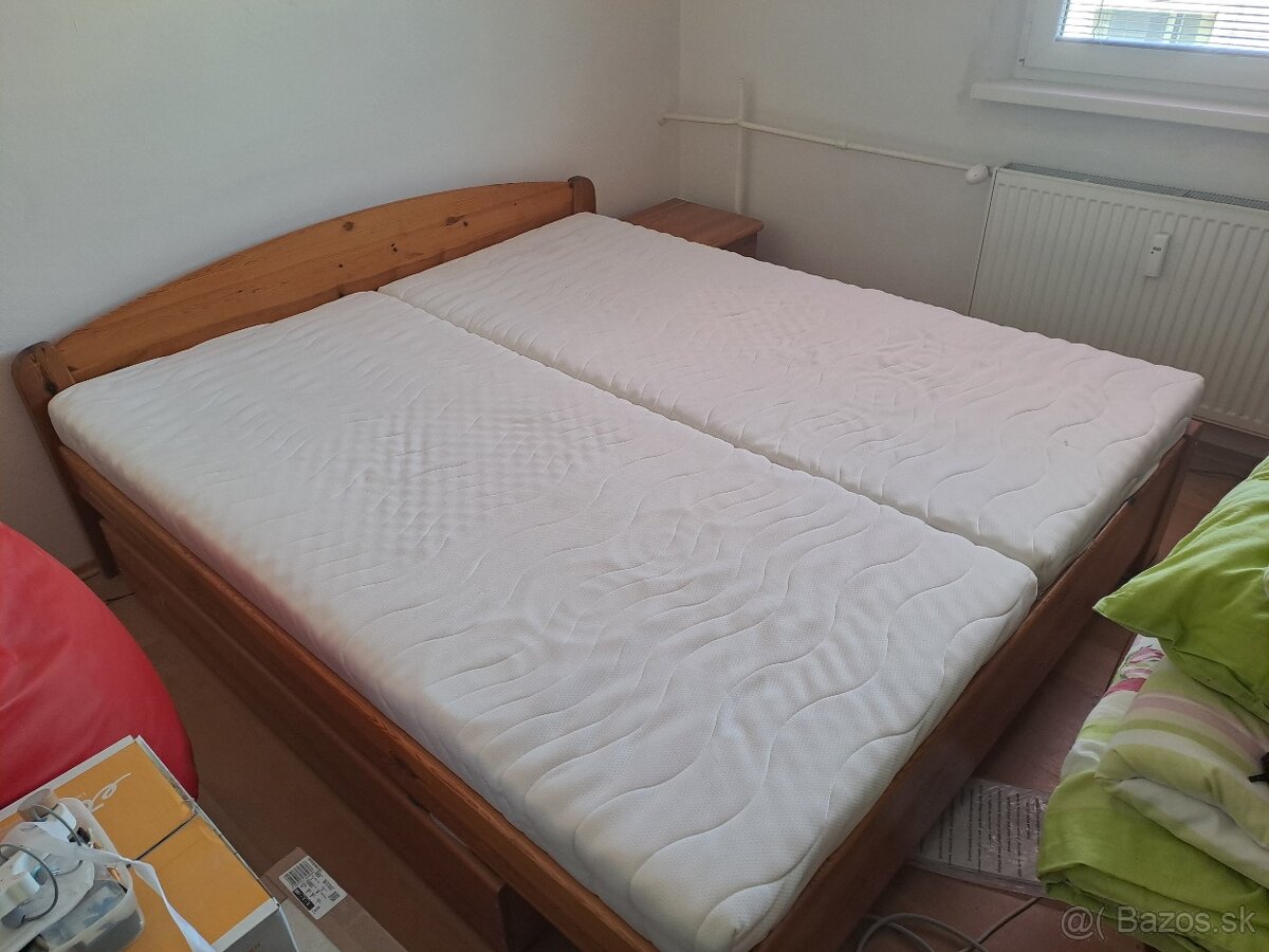 Manželská posteľ