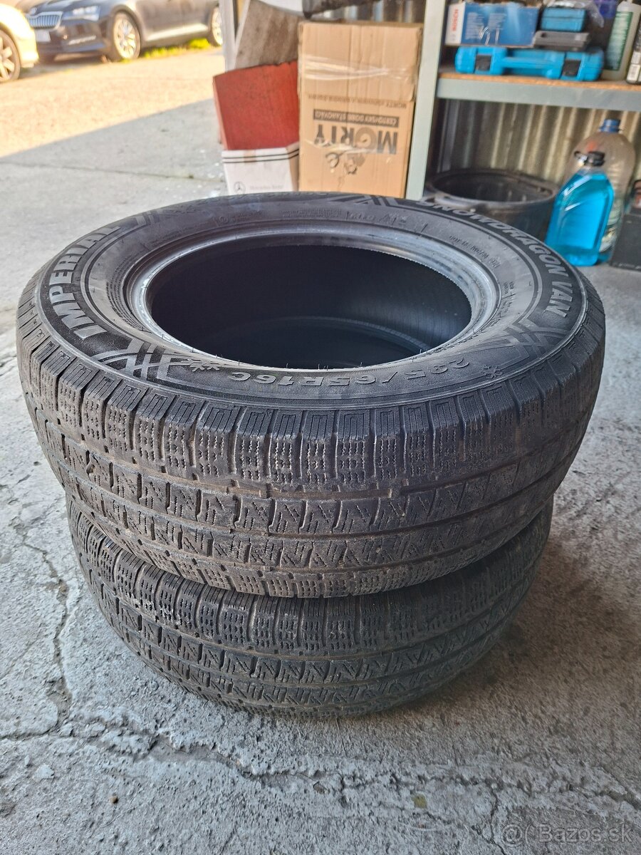 Predám 2ks zimné 235/65R16C DOT 2324