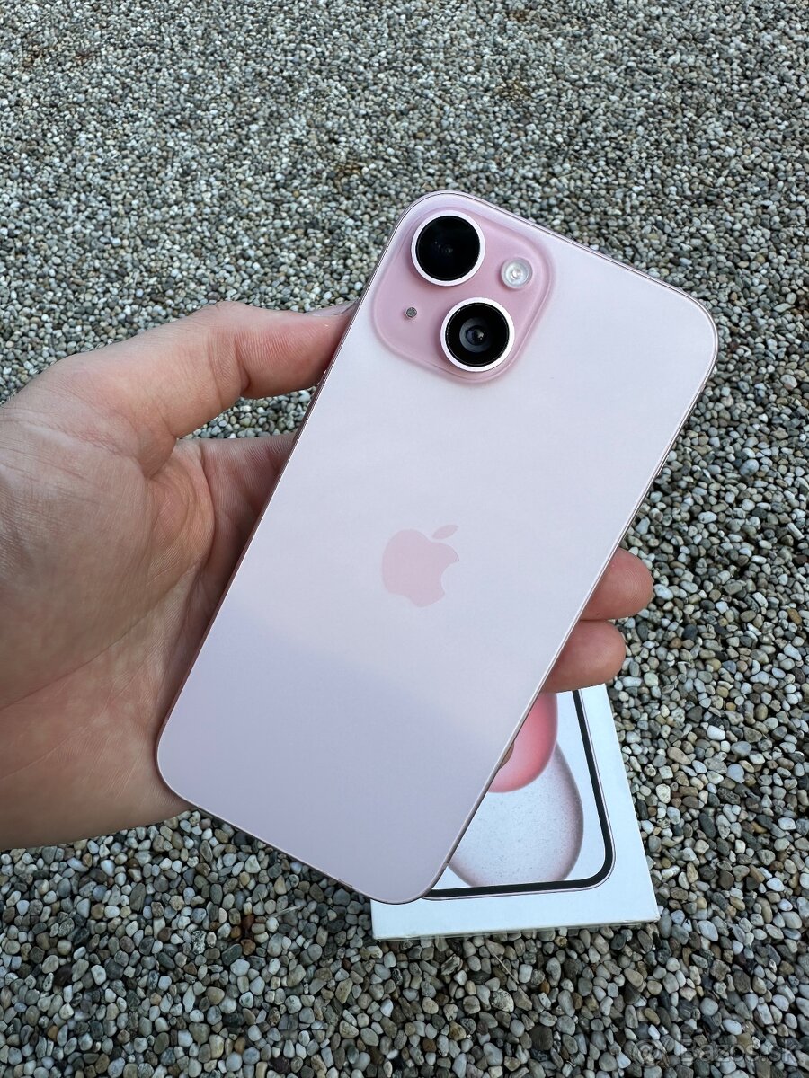 IPhone 15 - baterie 100%