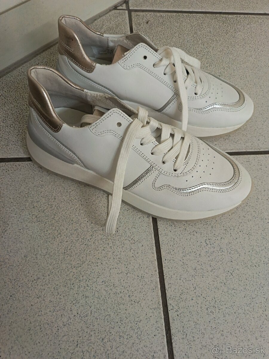 Predám kožené tenisky