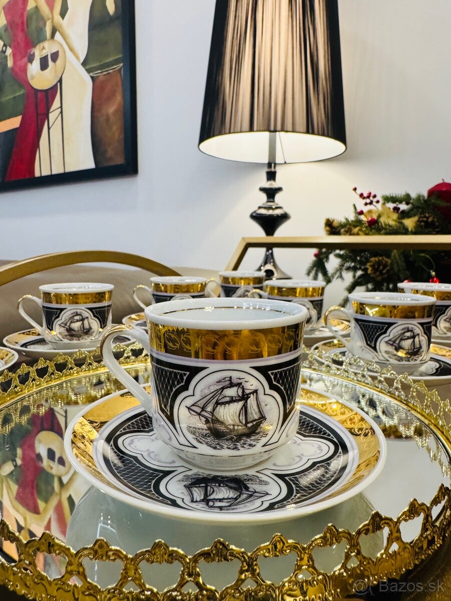 Retro vitrínová súprava 8 ks šálok