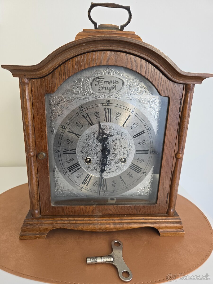 Stolové hodiny Tempus