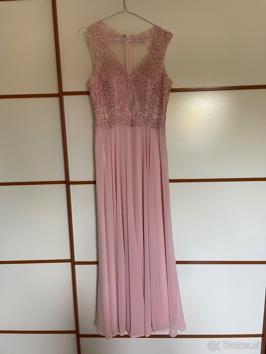 Šaty na svadbu / stužkovú