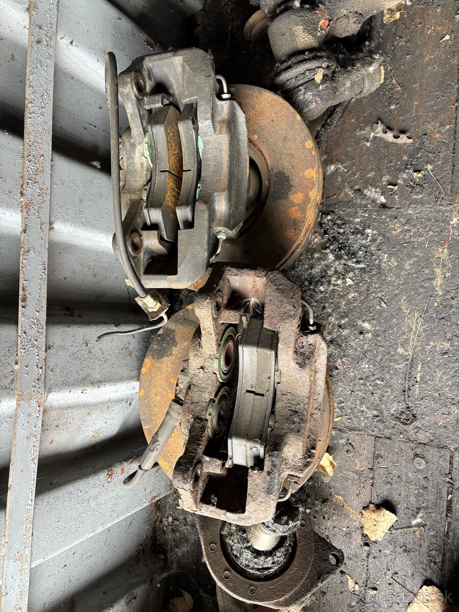 Avia daewo zadná naprava predné brzdy komplet pera pruzenia