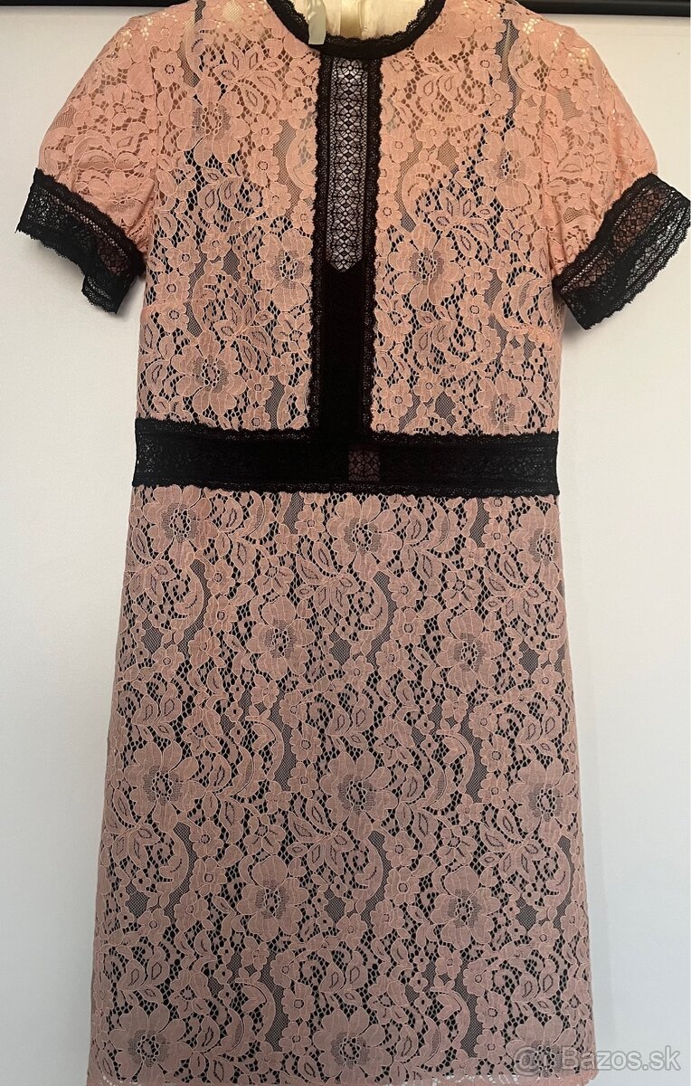 Čipkované šaty 36
