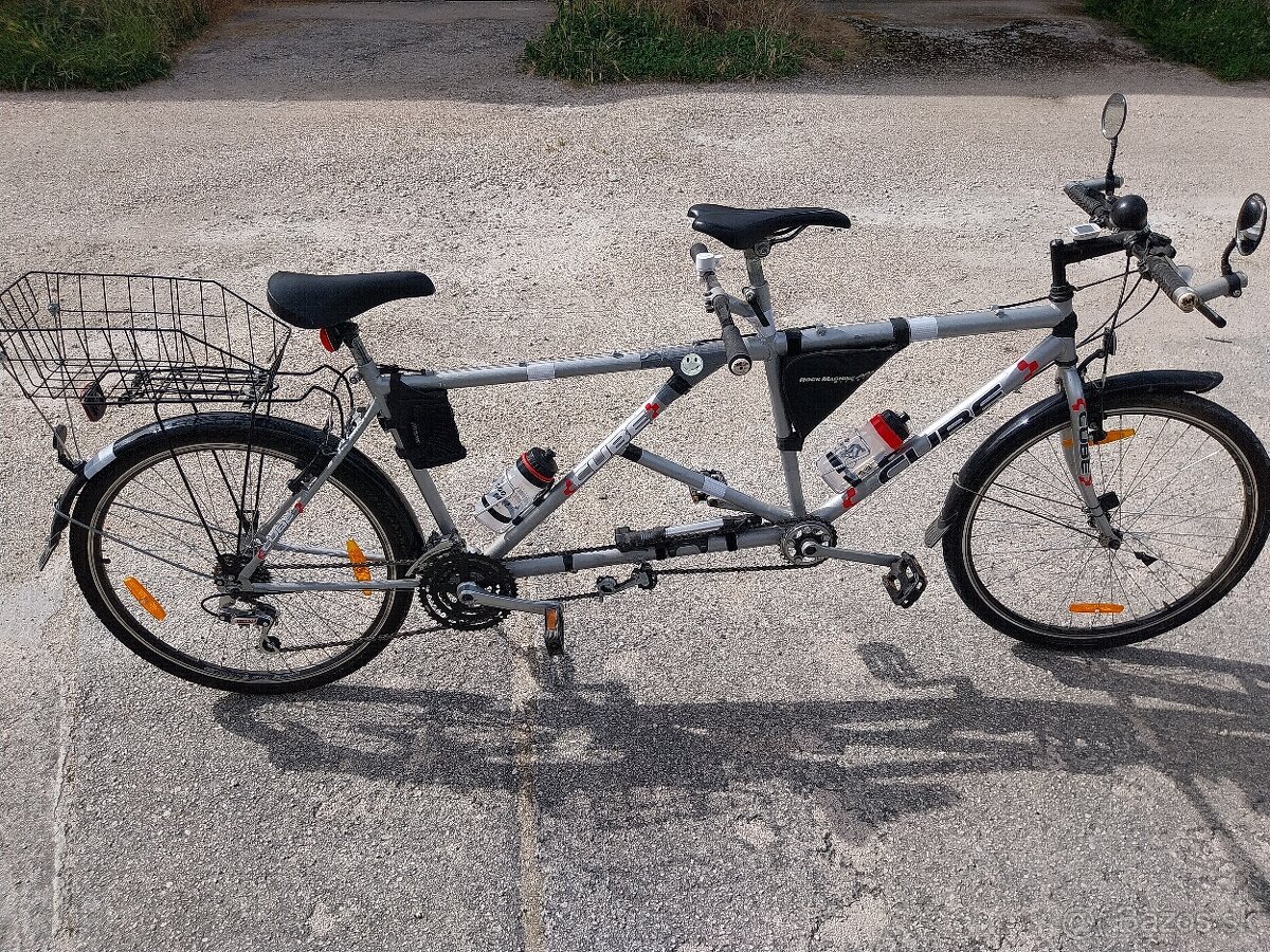 Tandemový bicykel