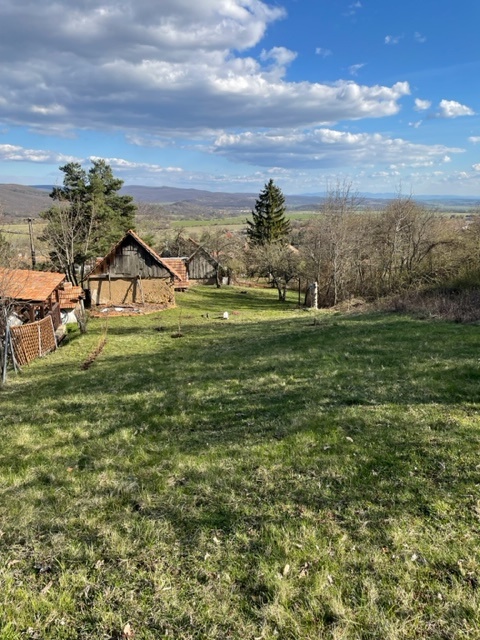 Štiavnické vrchy- záhrada, chalupa, pozemok, investícia