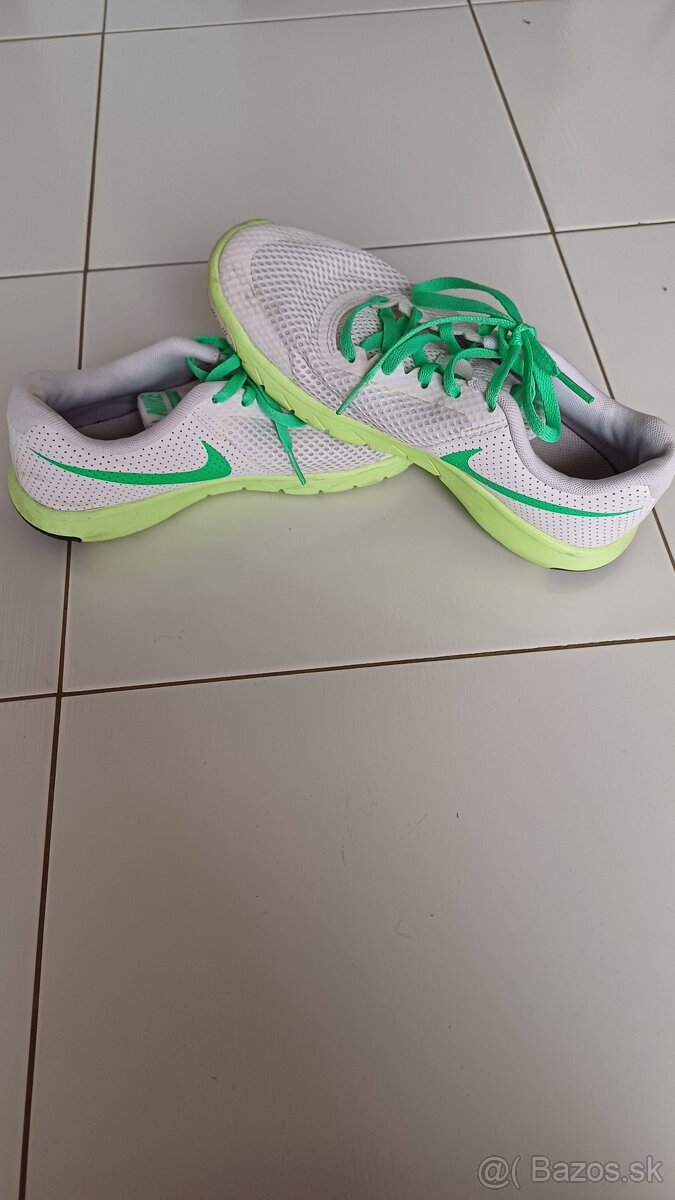 Nike tenisky
