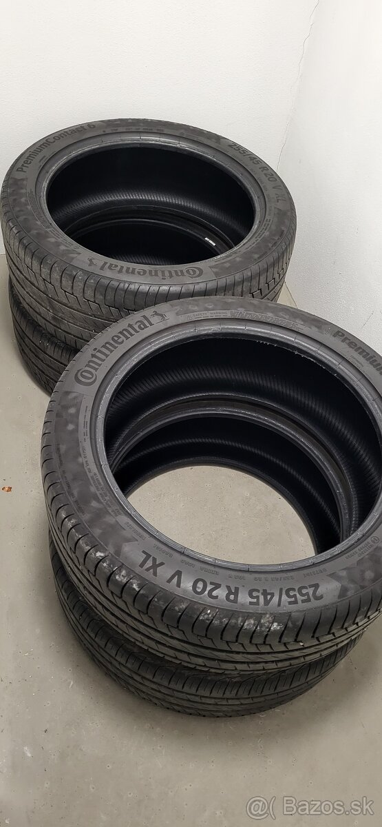 Pneu 255/45 R20 V XL