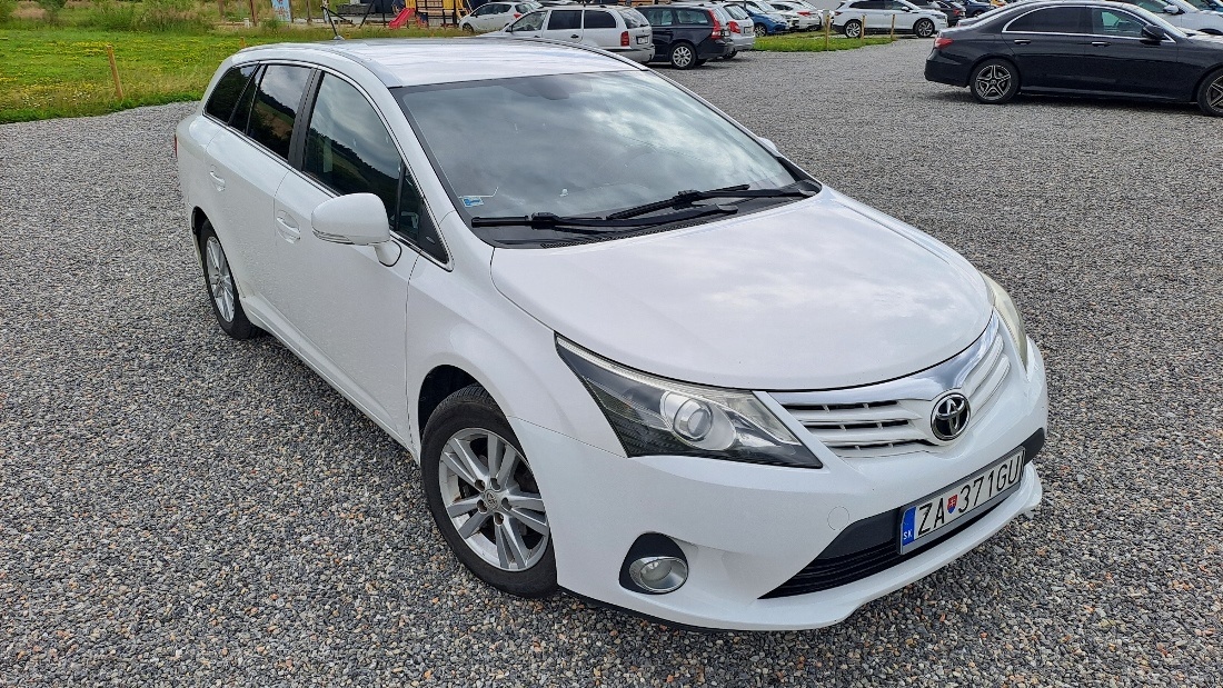 Toyota Avensis Combi, M6, 2013
