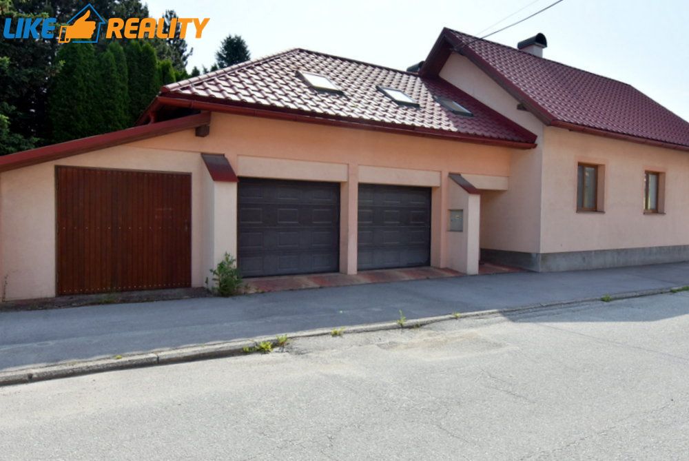 Zariadený 4-izbový rodinný dom Vrútky