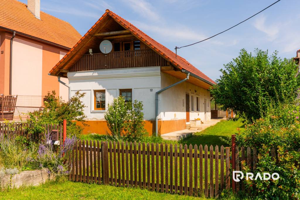 REZERVOVANÉ | Útulný vidiecky dom 2344 m2 Trenčianske Jastra
