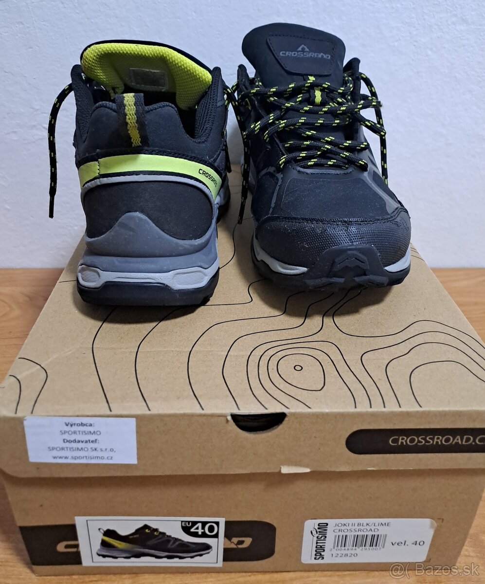 Turisticka obuv c.40