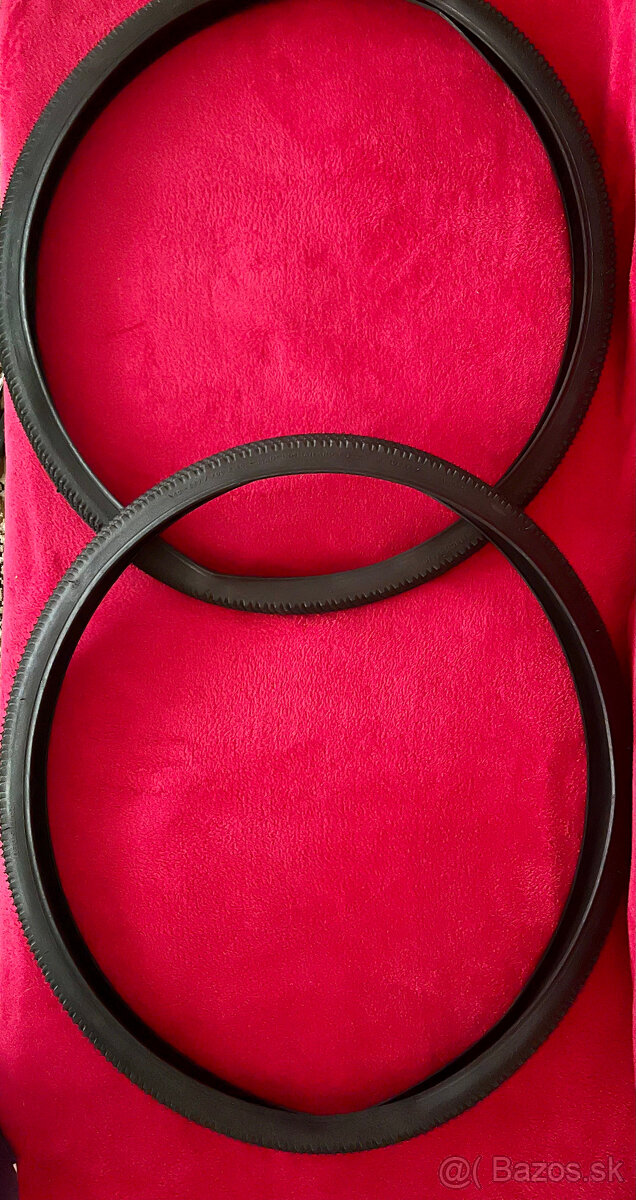 2 plášte 28 " na city bike 1,50_ 700x40