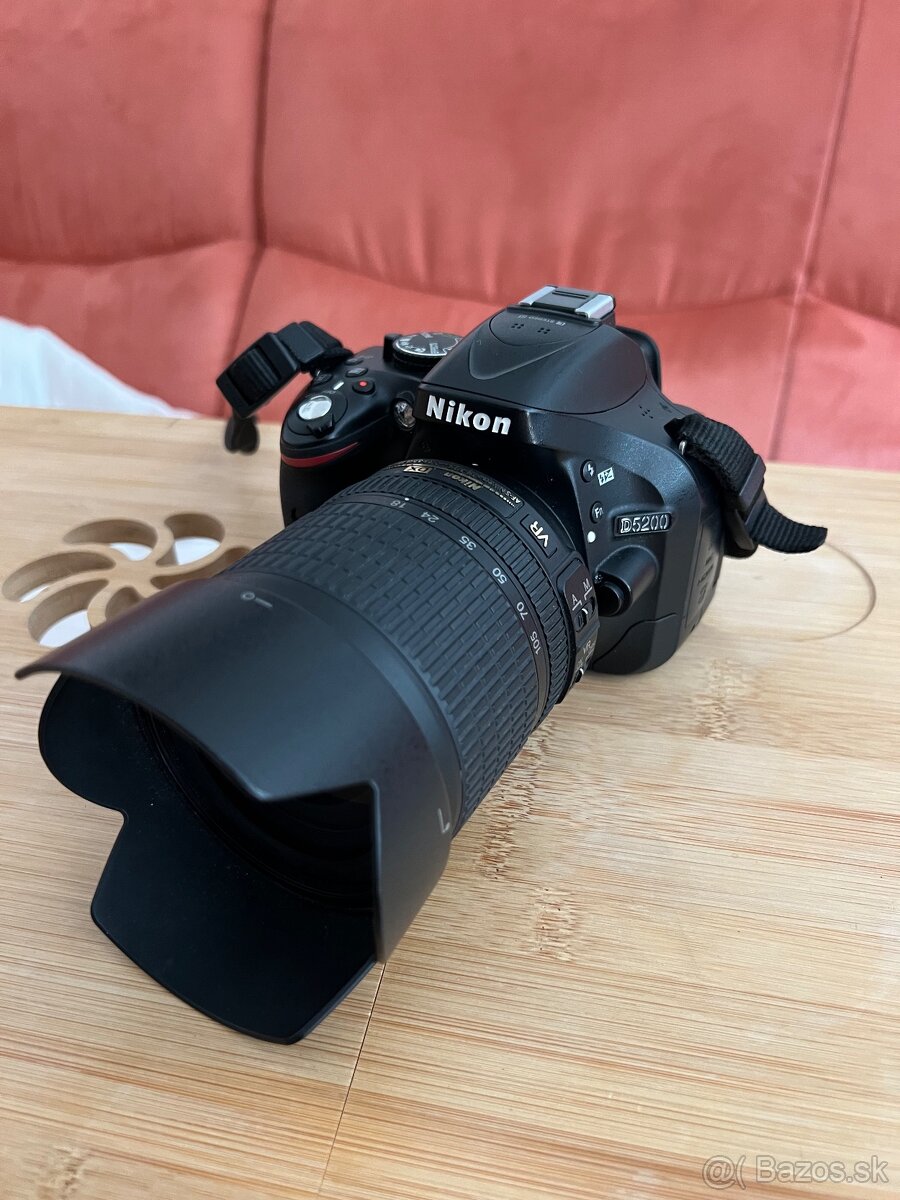 Nikon D5200 + Nikon AF-S DX Nikkor 18-105mm f/3,5-5,6G ED VR
