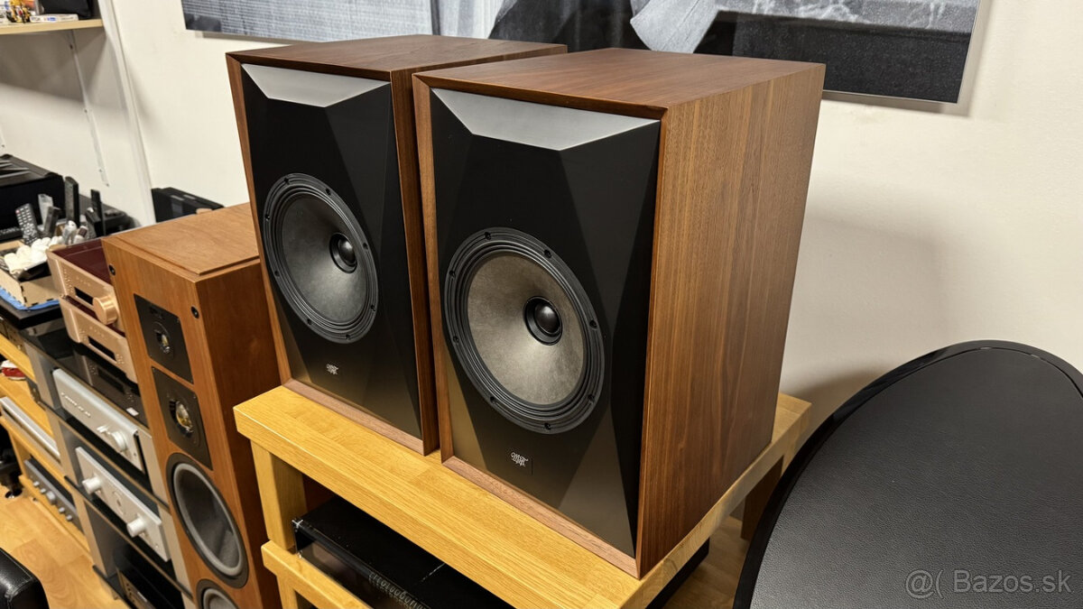 MoFi SourcePoint 8 - regálové reprosoustavy