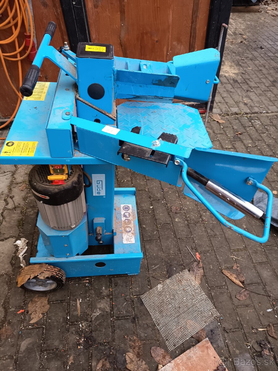 Hydraulická štiepačka