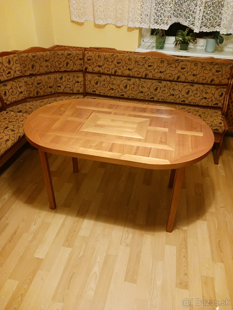 Predám rohovú lavicu a stôl