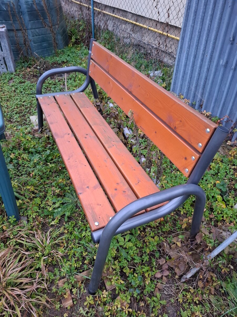 Predám zahradnú lavicu