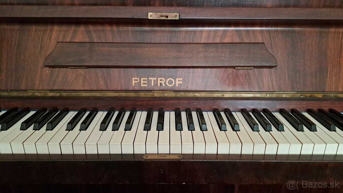 Klavir Petrof