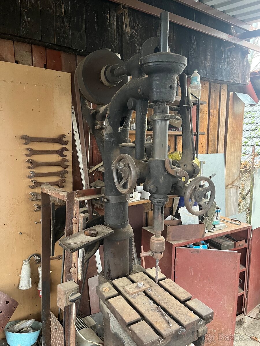 Historická stĺpova vŕtačka