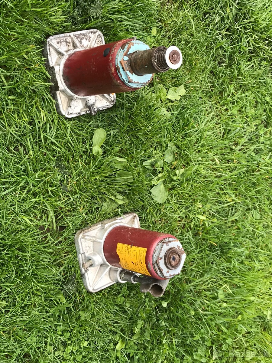 Hydraulicke zdvihaky