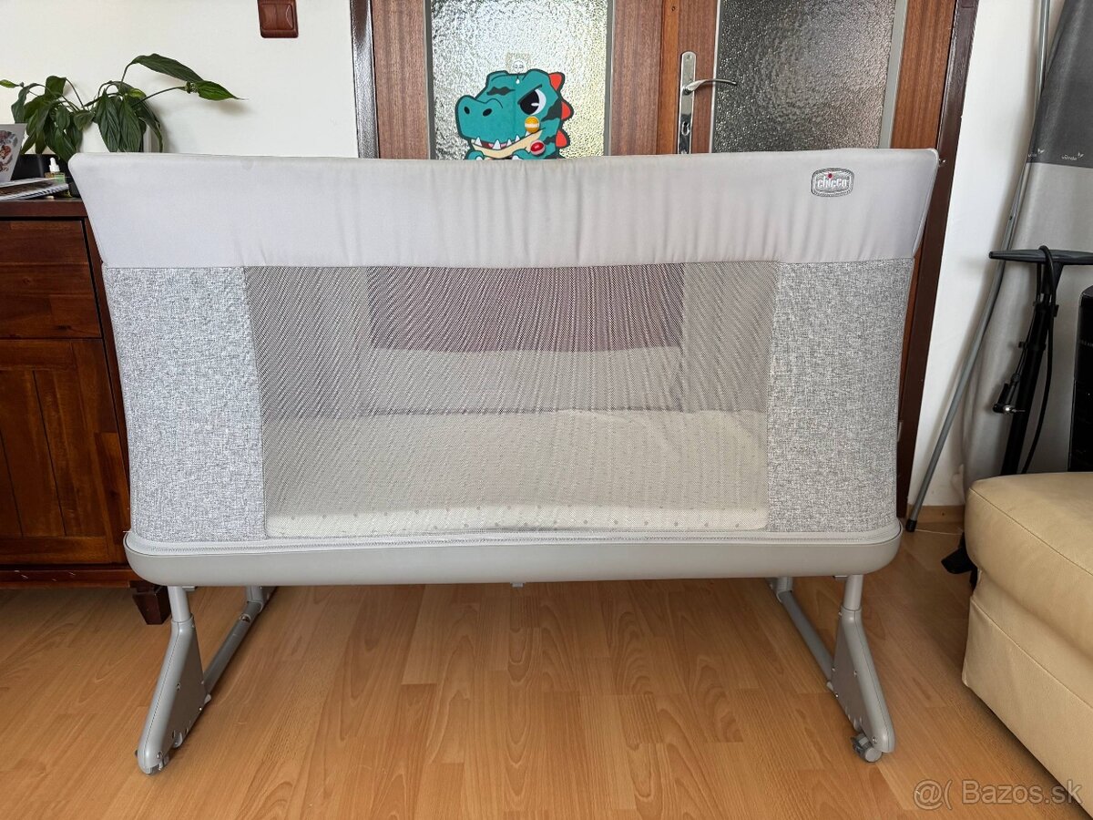 Predám Chicco Next2Me Forever – Ash Grey