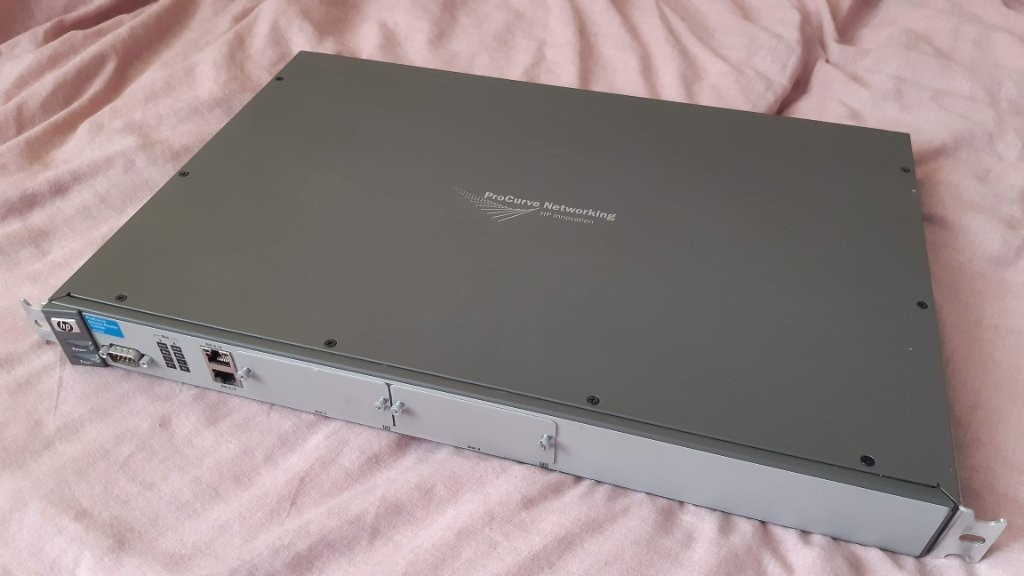 Predám HP ProCurve Secure Router 7102dl.