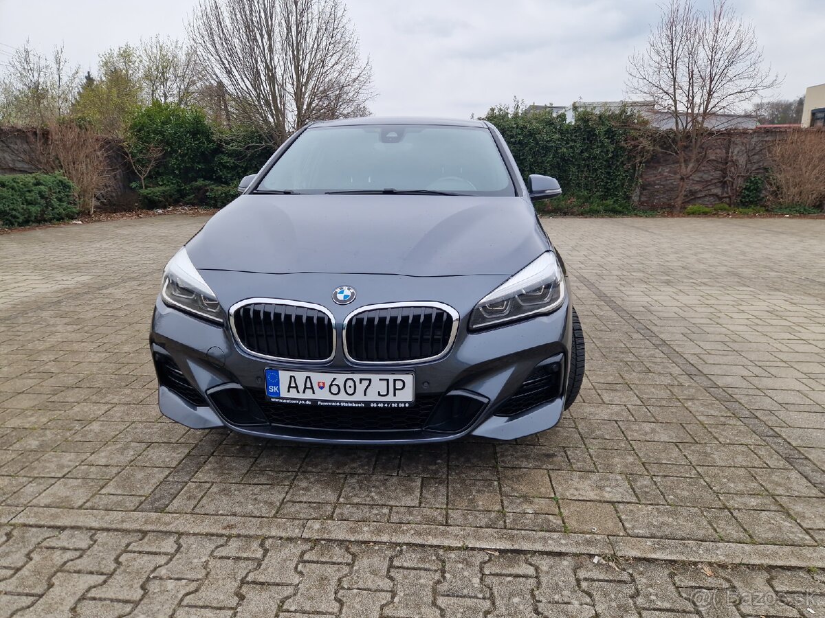 Predam BMW 225xe M paket hybrid automat
