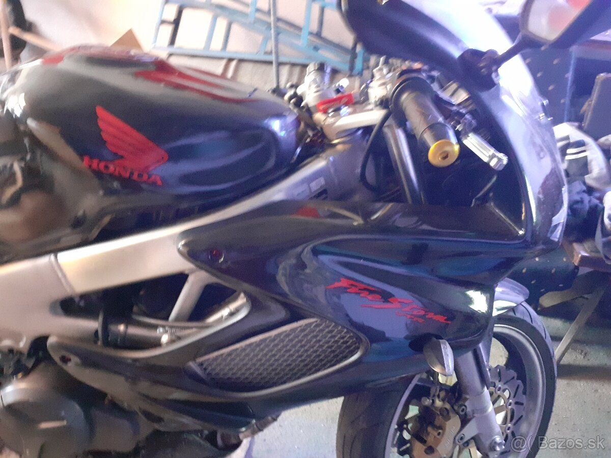 Honda vtr 1000