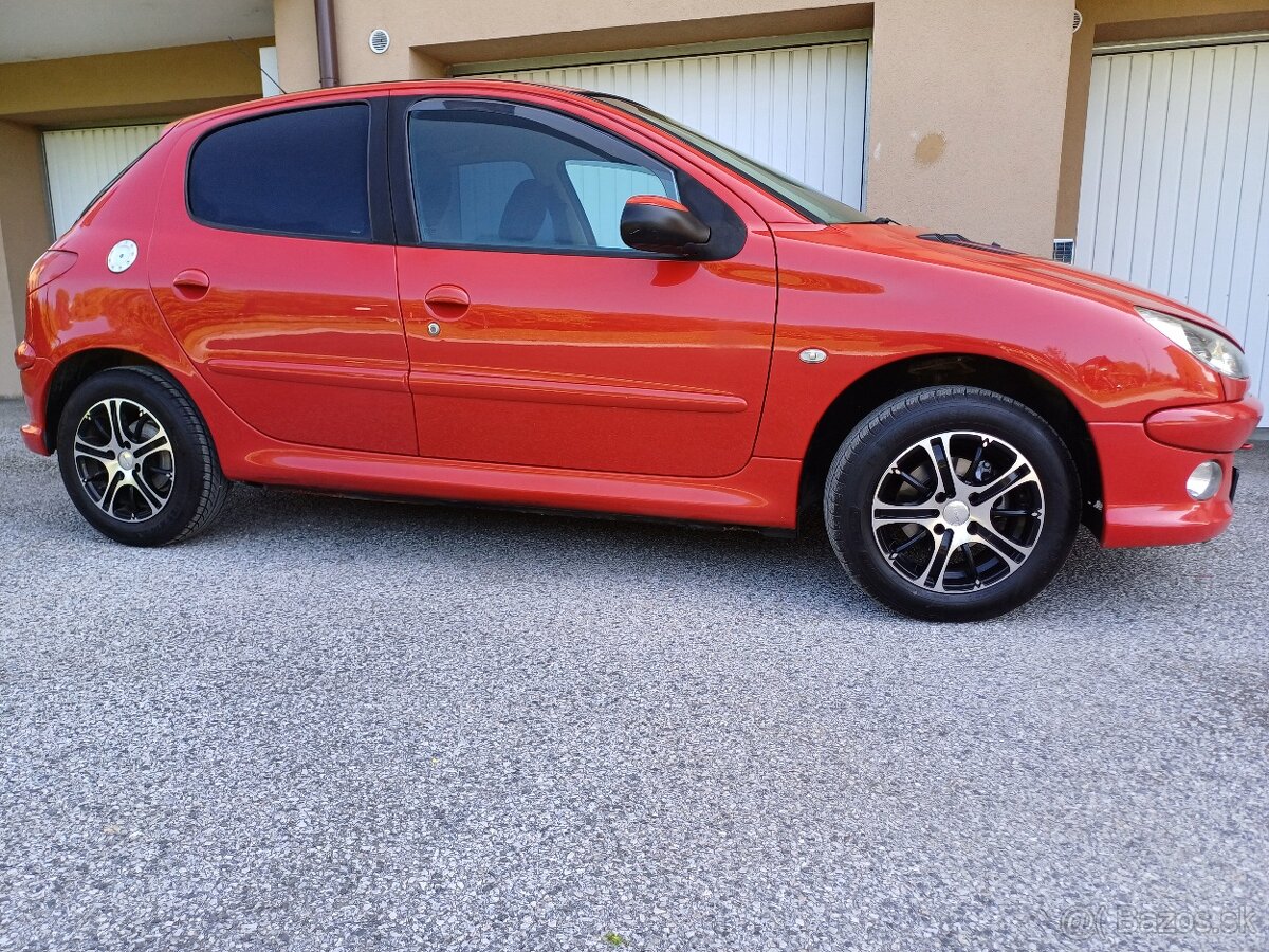 Peugeot 206 - rok výroby 2008 - 112 000 Km - 1,4 benzín