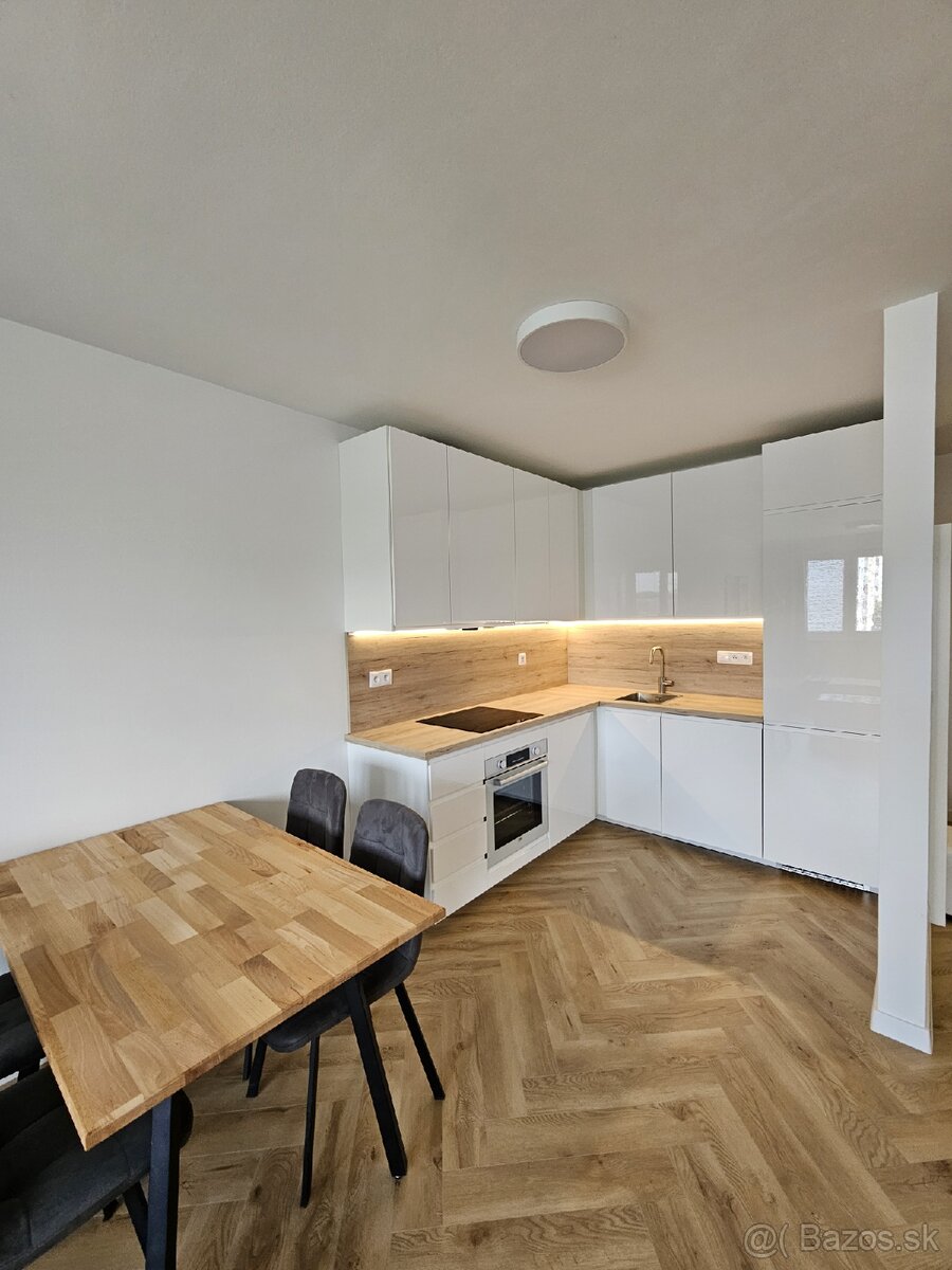 2-izbový byt s parkovaním a klimatizáciou